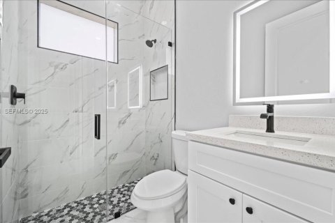 Casa en venta en Lehigh Acres, Florida, 3 dormitorios, 117.99 m2 № 1989592 - foto 18