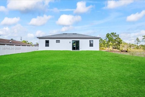 Villa ou maison à vendre à Lehigh Acres, Floride: 3 chambres, 117.99 m2 № 1989592 - photo 5