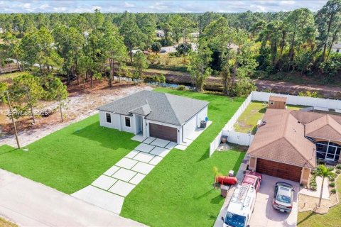 Casa en venta en Lehigh Acres, Florida, 3 dormitorios, 117.99 m2 № 1989592 - foto 7