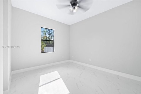 Casa en venta en Lehigh Acres, Florida, 3 dormitorios, 117.99 m2 № 1989592 - foto 14