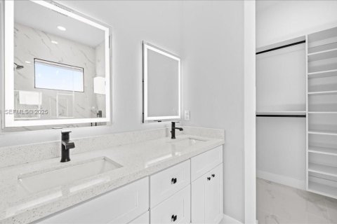 Casa en venta en Lehigh Acres, Florida, 3 dormitorios, 117.99 m2 № 1989592 - foto 9