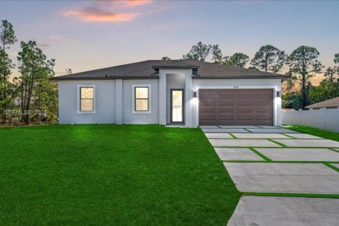 Villa ou maison à vendre à Lehigh Acres, Floride: 3 chambres, 117.99 m2 № 1989592 - photo 2