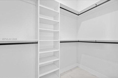 Casa en venta en Lehigh Acres, Florida, 3 dormitorios, 117.99 m2 № 1989592 - foto 12