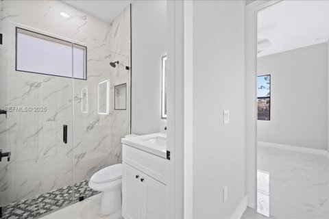 Casa en venta en Lehigh Acres, Florida, 3 dormitorios, 117.99 m2 № 1989592 - foto 21