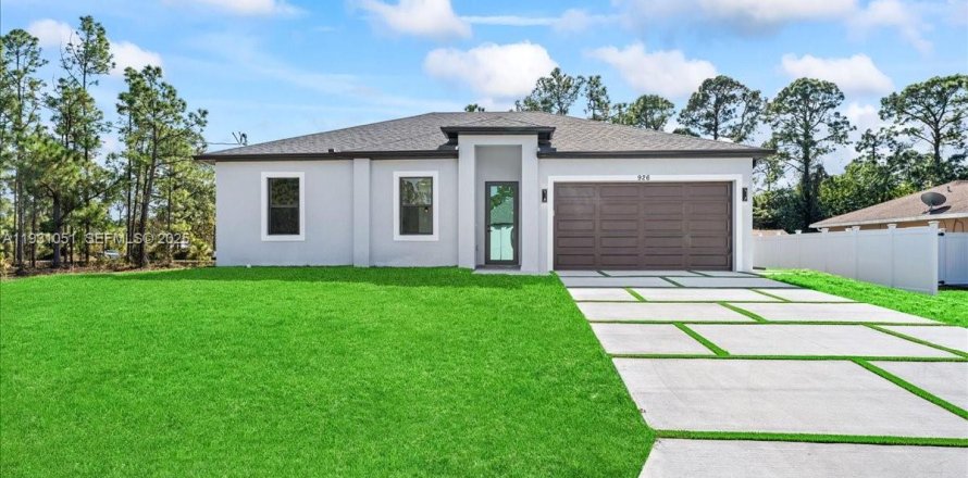 Villa ou maison à Lehigh Acres, Floride 3 chambres, 117.99 m2 № 1989592