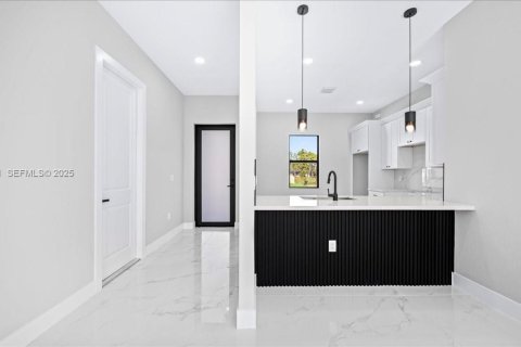 Casa en venta en Lehigh Acres, Florida, 3 dormitorios, 117.99 m2 № 1989592 - foto 25