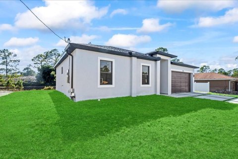 Villa ou maison à vendre à Lehigh Acres, Floride: 3 chambres, 117.99 m2 № 1989592 - photo 3