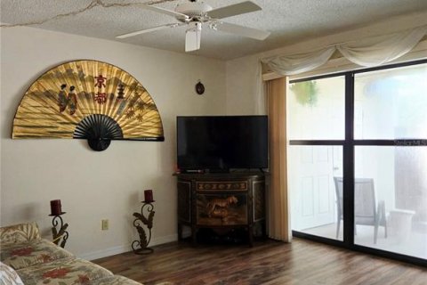 Condo in Fort Myers, Florida, 3 bedrooms  № 2216446 - photo 2