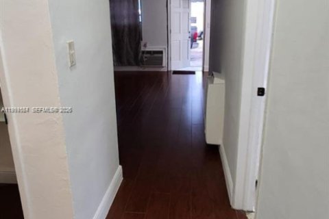 Casa en alquiler en Oakland Park, Florida, 2 dormitorios, 81.75 m2 № 2055458 - foto 11