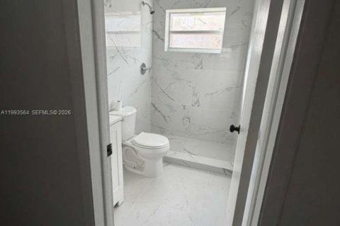 Casa en alquiler en Oakland Park, Florida, 2 dormitorios, 81.75 m2 № 2055458 - foto 4