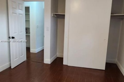 Casa en alquiler en Oakland Park, Florida, 2 dormitorios, 81.75 m2 № 2055458 - foto 10