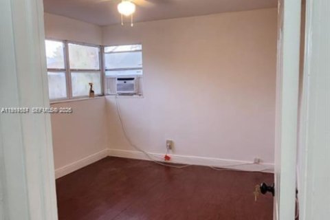 Casa en alquiler en Oakland Park, Florida, 2 dormitorios, 81.75 m2 № 2055458 - foto 6