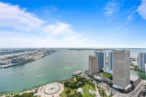 Condo in Miami, Florida, 3 bedrooms № 2145691 - photo 3