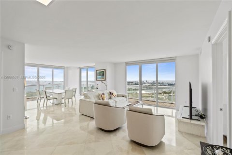 Condo in Miami, Florida, 3 bedrooms № 2145691 - photo 14