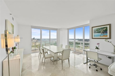 Condo in Miami, Florida, 3 bedrooms № 2145691 - photo 11