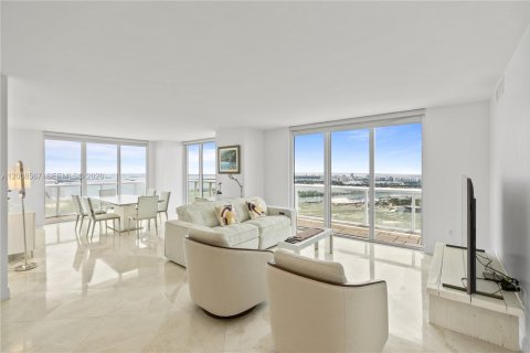 Condo in Miami, Florida, 3 bedrooms № 2145691 - photo 20