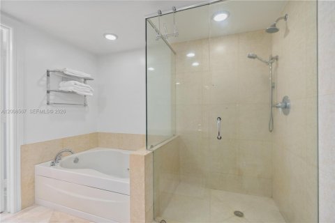 Condo in Miami, Florida, 3 bedrooms № 2145691 - photo 29