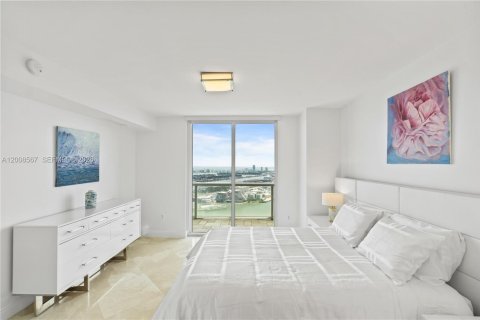 Condo in Miami, Florida, 3 bedrooms № 2145691 - photo 23