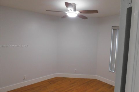 House in Miramar, Florida 3 bedrooms, 130.25 sq.m. № 1969191 - photo 21