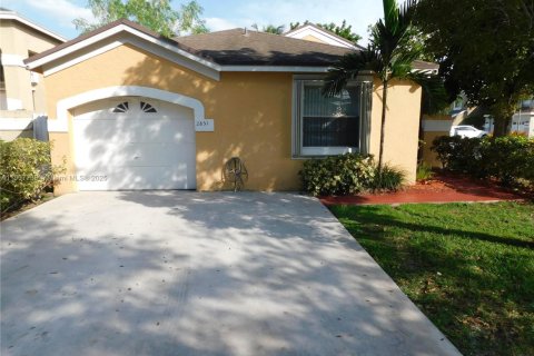 House in Miramar, Florida 3 bedrooms, 130.25 sq.m. № 1969191 - photo 18