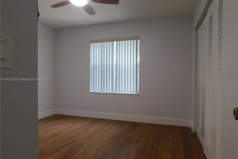 House in Miramar, Florida 3 bedrooms, 130.25 sq.m. № 1969191 - photo 19