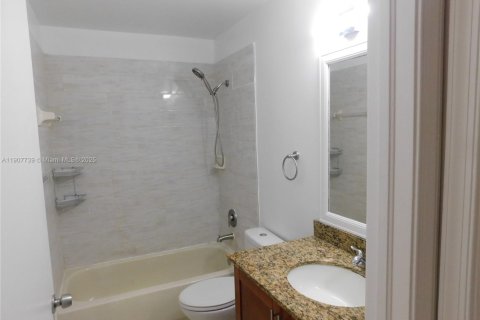 House in Miramar, Florida 3 bedrooms, 130.25 sq.m. № 1969191 - photo 16