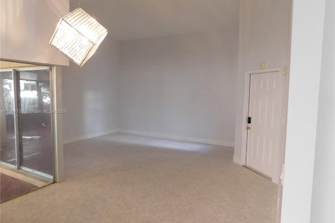 House in Miramar, Florida 3 bedrooms, 130.25 sq.m. № 1969191 - photo 23