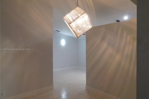 House in Miramar, Florida 3 bedrooms, 130.25 sq.m. № 1969191 - photo 10