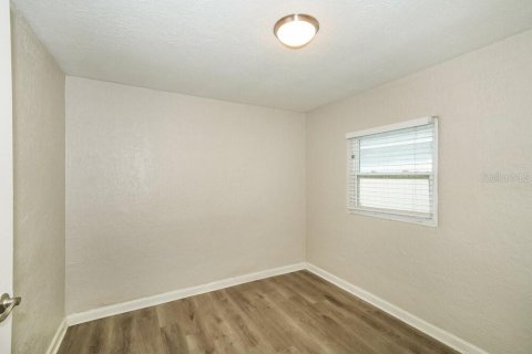 Villa ou maison à louer à Tampa, Floride: 3 chambres, 103.59 m2 № 2117100 - photo 13