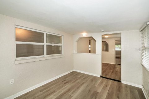 Villa ou maison à louer à Tampa, Floride: 3 chambres, 103.59 m2 № 2117100 - photo 9