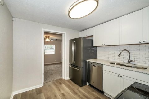 Villa ou maison à louer à Tampa, Floride: 3 chambres, 103.59 m2 № 2117100 - photo 6