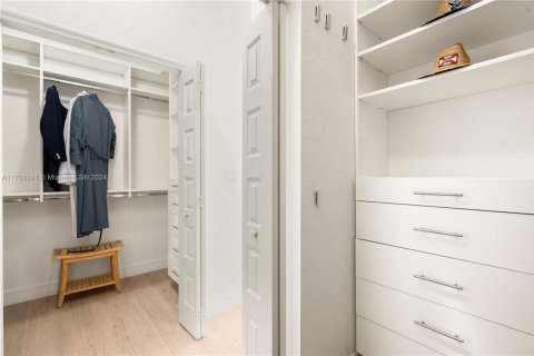 Купить виллу или дом в Хомстед, Флорида 15 комнат, 299.05м2, № 1461723 - фото 25