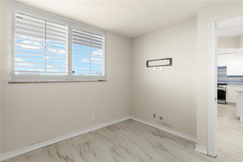 Condominio en venta en North Miami Beach, Florida, 2 dormitorios, 103.12 m2 № 2032626 - foto 27