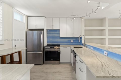 Condominio en venta en North Miami Beach, Florida, 2 dormitorios, 103.12 m2 № 2032626 - foto 11