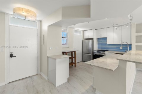 Condominio en venta en North Miami Beach, Florida, 2 dormitorios, 103.12 m2 № 2032626 - foto 8