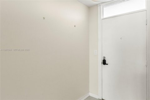 Condominio en venta en North Miami Beach, Florida, 2 dormitorios, 103.12 m2 № 2032626 - foto 28