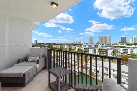 Condominio en venta en North Miami Beach, Florida, 2 dormitorios, 103.12 m2 № 2032626 - foto 15