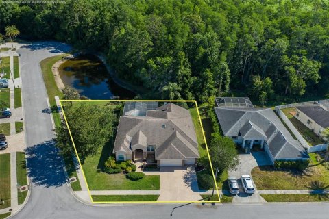 House in New Port Richey, Florida 4 bedrooms, 193.42 sq.m. № 2149908 - photo 5