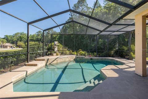 House in New Port Richey, Florida 4 bedrooms, 193.42 sq.m. № 2149908 - photo 9