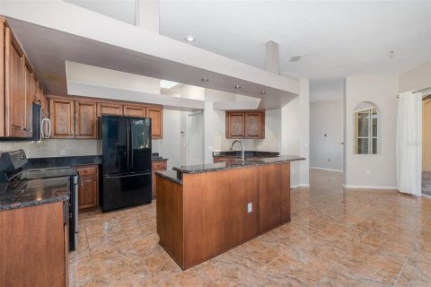 House in New Port Richey, Florida 4 bedrooms, 193.42 sq.m. № 2149908 - photo 21