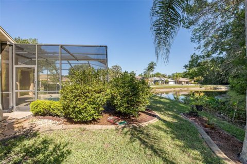 House in New Port Richey, Florida 4 bedrooms, 193.42 sq.m. № 2149908 - photo 16