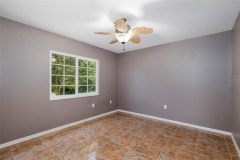House in New Port Richey, Florida 4 bedrooms, 193.42 sq.m. № 2149908 - photo 29