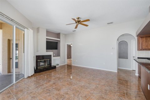 House in New Port Richey, Florida 4 bedrooms, 193.42 sq.m. № 2149908 - photo 24