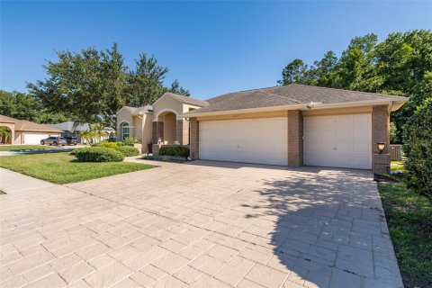House in New Port Richey, Florida 4 bedrooms, 193.42 sq.m. № 2149908 - photo 6