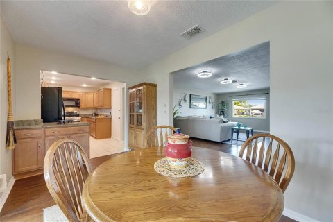 House in Sun City Center, Florida 2 bedrooms, 173.91 sq.m. № 1818931 - photo 15