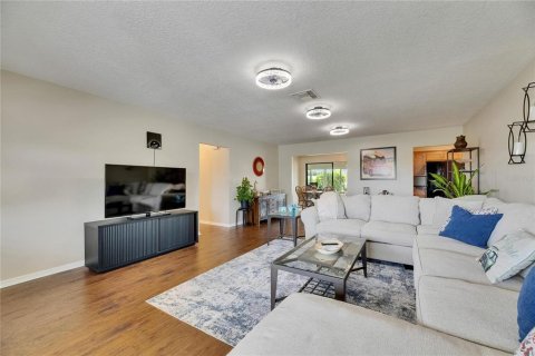 House in Sun City Center, Florida 2 bedrooms, 173.91 sq.m. № 1818931 - photo 9