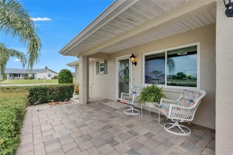 House in Sun City Center, Florida 2 bedrooms, 173.91 sq.m. № 1818931 - photo 2
