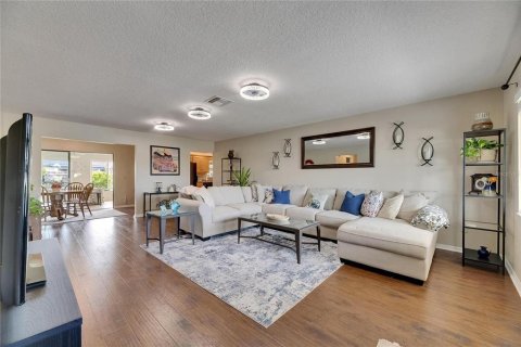 House in Sun City Center, Florida 2 bedrooms, 173.91 sq.m. № 1818931 - photo 6
