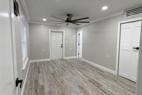 Villa ou maison à vendre à Tampa, Floride: 3 chambres, 217.02 m2 № 2315284 - photo 18