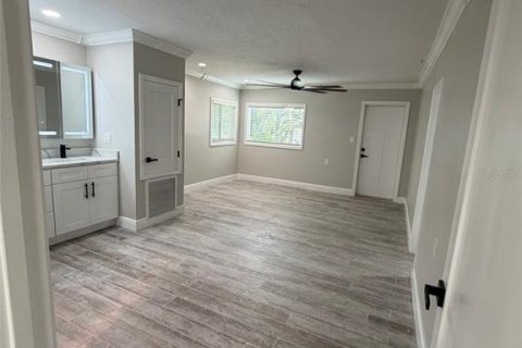 Villa ou maison à vendre à Tampa, Floride: 3 chambres, 217.02 m2 № 2315284 - photo 14